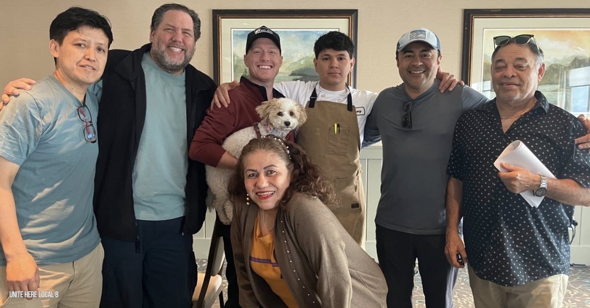 TheStandWA's tweet image. Edgewater Hotel workers organized with @UniteHereLocal8 unanimously voted to ratify a contract with strong wages, pension increases, & more. The contract win comes after fellow UNITE HERE members at Seattle-area hotels secured strong contracts in November.
ow.ly/Alhm50Wq6W9