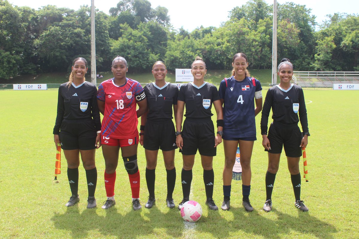 Yomer Brito  la jugadora del histórico equipo Gold Cup, fue titular en ambos partidos portando el brazalete de capitana en el 2do partido el cual terminó 3-0 a favor de las Quisqueyanas.