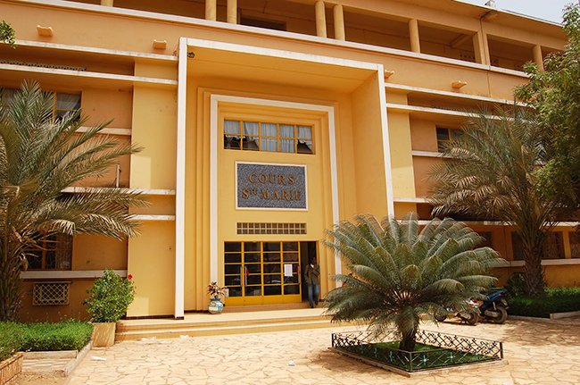 Baccalauréat 2025 : L'enseignement catholique de Dakar confirme son excellence avec un taux de réussite de presque 92% ucs.sn/news/uftKcDNED…