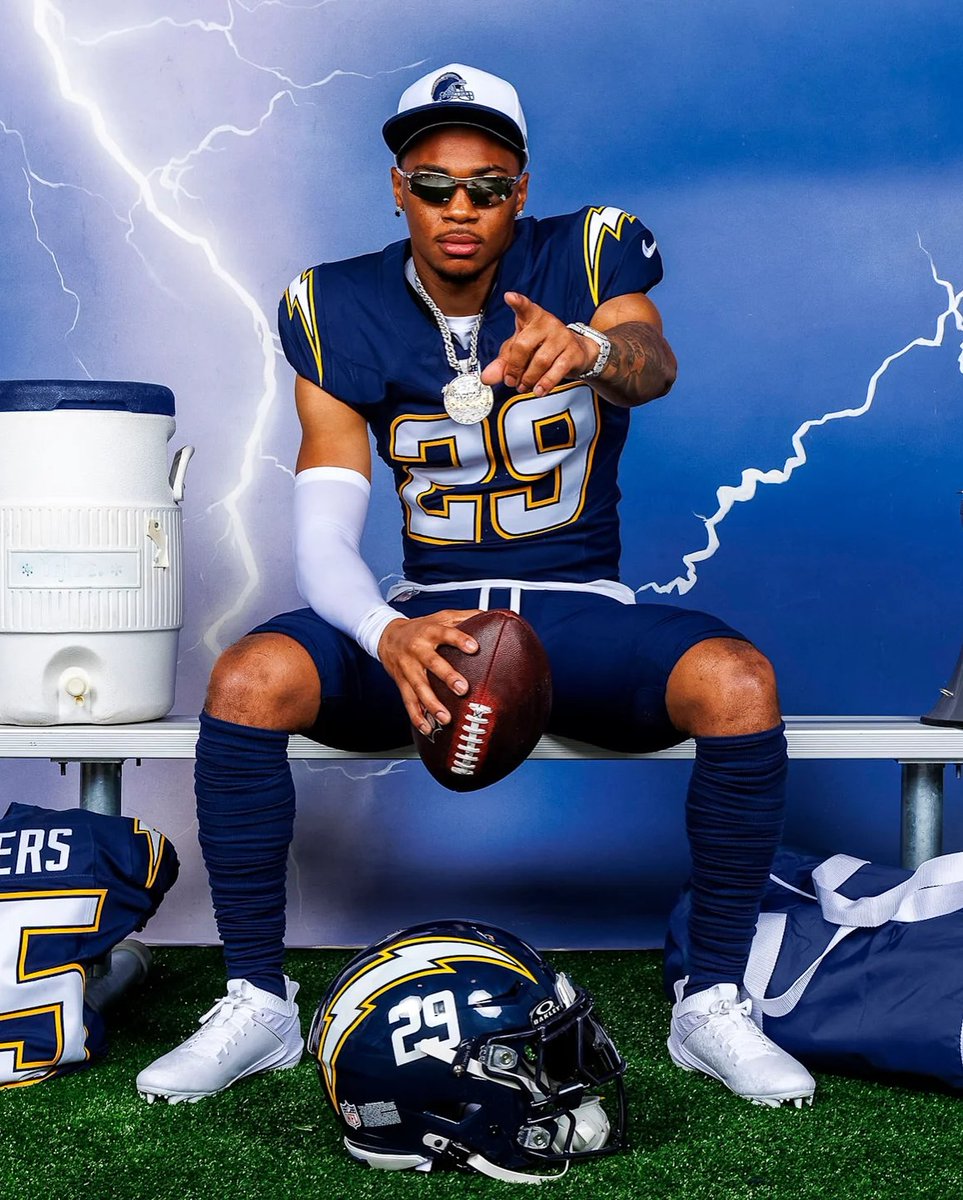 ThePowderblues's tweet image. They did this right at least. Pray that the pajama all power and all yellow is just a once a year deal. Too bad we didnt get the white pants for these.