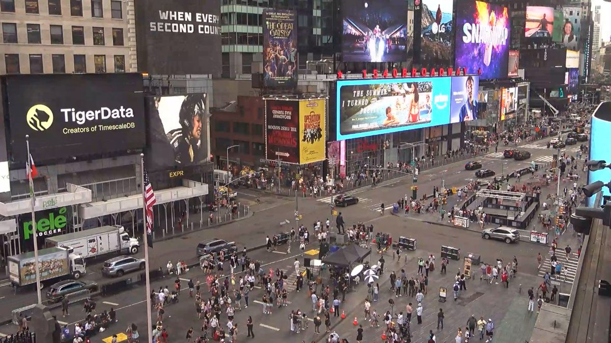 TigerDatabase's tweet image. 🐯 It’s Tiger One day in NYC!

We’re hanging out with builders, eating good food, and talking all things Postgres, real-time apps, and AI.

✨ Btw, we’re the folks behind @TimescaleDB — the fastest Postgres around.
📍 If you’re in NYC, come chat with us IRL.

✅ Meet the…