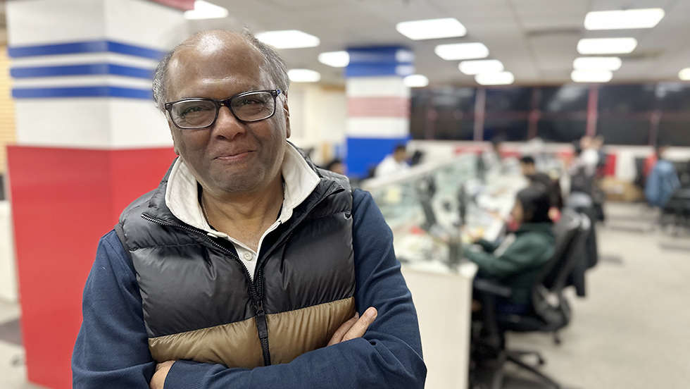 AdelphiWSB's tweet image. Arvind Kajaria ’87 arrived from India not knowing anyone. Now he’s the founder of 123Greetings dot com—a site that’s reached over 1 billion people globally. 
Discover his story here: adelphi.edu/news/hes-conne…