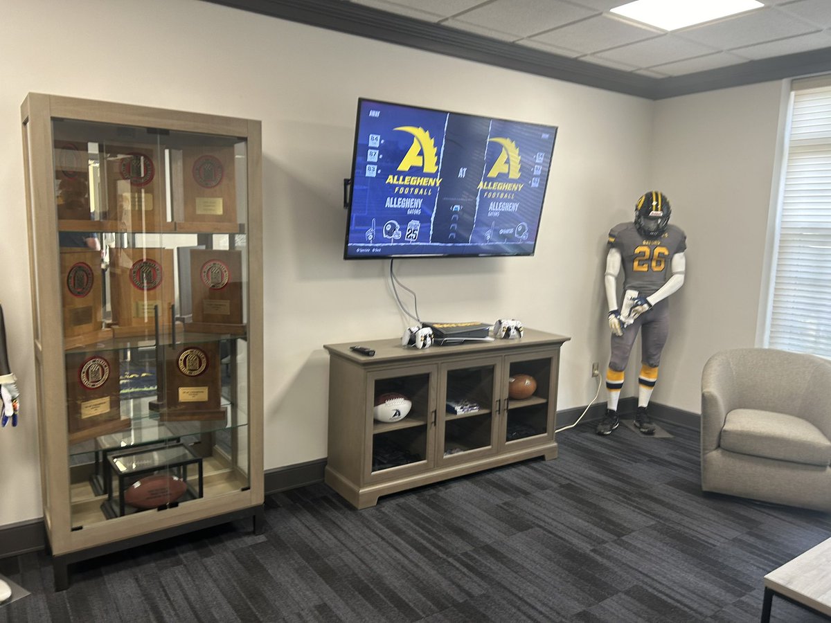 I had a great time touring Allegheny College today! Thank you <a href="/Coach_Taggart22/">Jake Taggart</a> for inviting me. Also thanks to <a href="/Coach_Layer/">Braden Layer</a> and <a href="/CoachMCochran/">Matt Cochran</a> for speaking with me! Can’t wait to make it back out