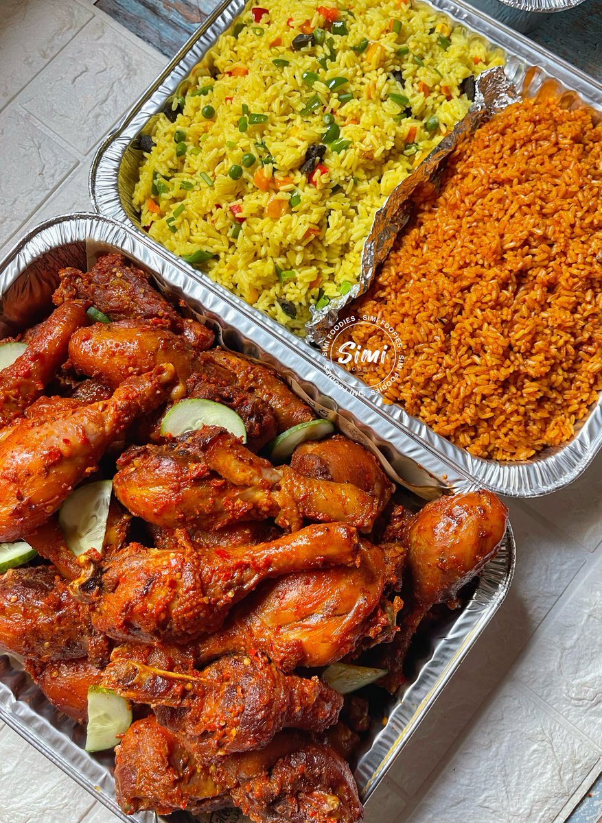 SisiSimifoodies's tweet photo. A friend or a  family member wants to support your birthday or a mini get together with one of this package 😁which one will you likely go for 

Jollof and Chicken platter  

Friedrice and Chicken platter 

Mixture of Jollof and fried with chicken platter. https://t.co/MvHcKgH2BD