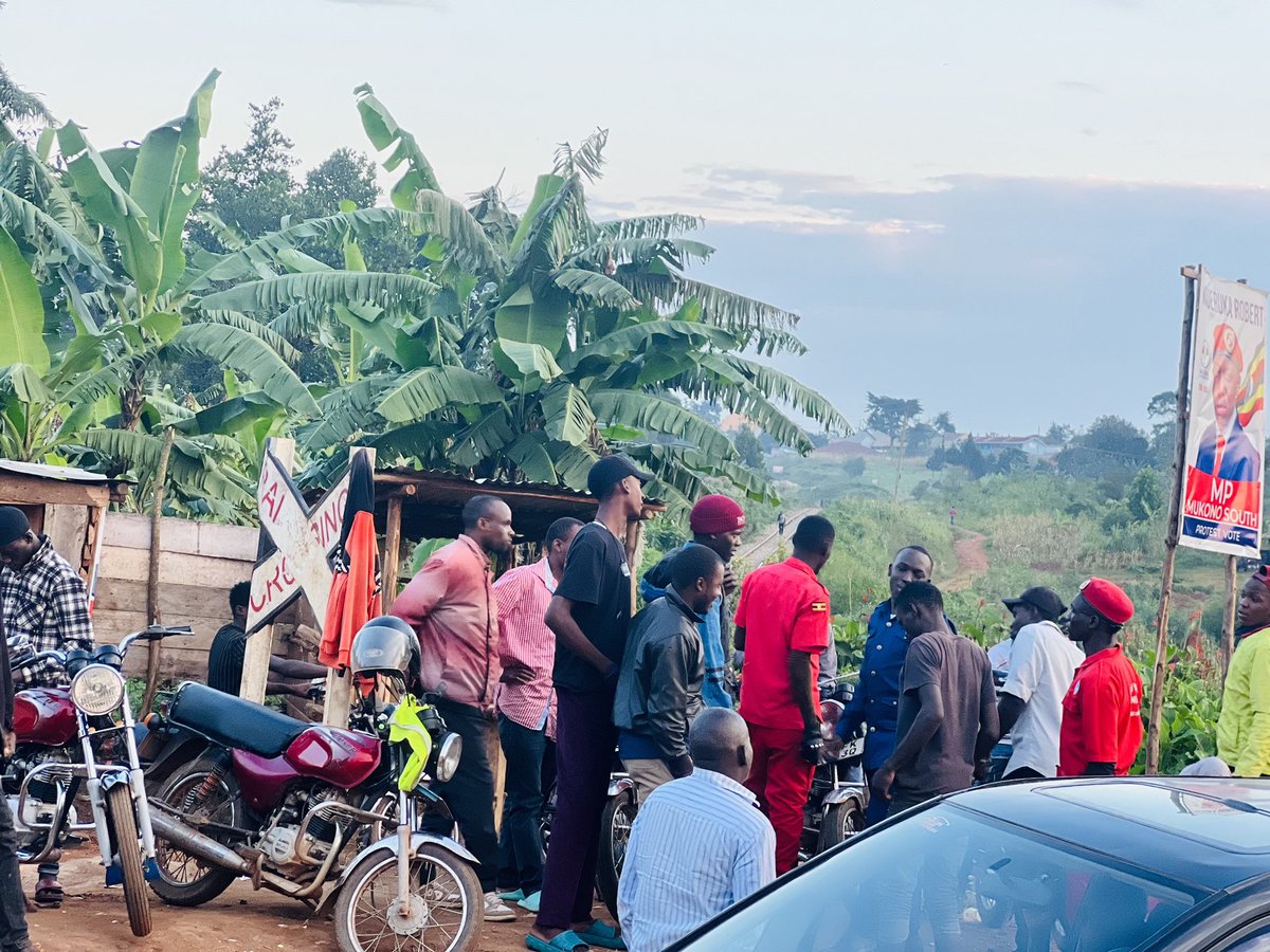 MaserukaRobert's tweet image. Meeting people per village level.
We want to get to all people.
#mukonosouth