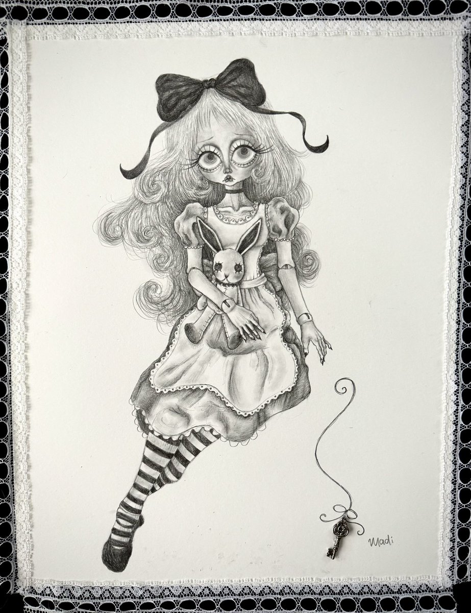 decayingd0lly's tweet image. doll alice and gothic rabbit 🐰
graphite on 11x14 bristol paper 🪽🗝️
key charm and lace border glued on <3
my insta is purplevampiredoll
