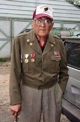 Happy Birthday to Dr. Joe Medicine Crow, the last living Plains Indian War Chief and World War II veteran. He turned 102 years old yesterday. ❤️🦅