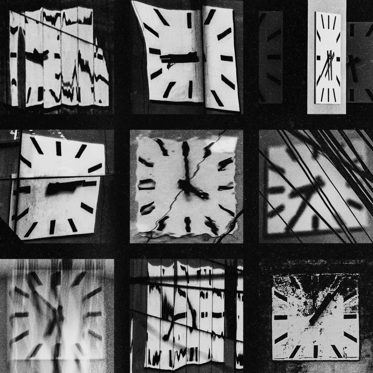 - through looking time -
by <a href="/paulissonmiura/">paulisson</a>

• objkt.com/tokens/KT1U7So…