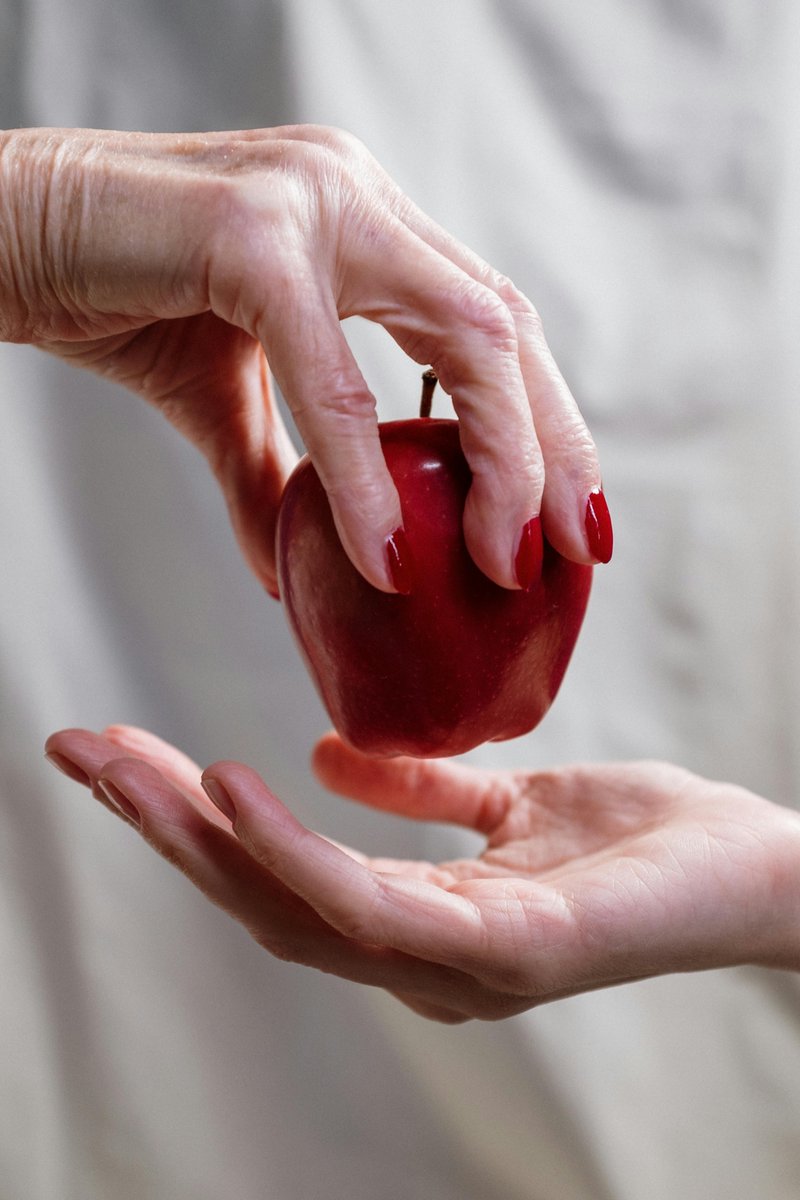 FaithKMoore's tweet image. 👸🤴🍎Forgot to post this yesterday!
The latest episode of Storytime for Grownups explores Maidenhood in fairy tales with the story of Snow White. Do you know what this story is really about? Join us and find out!🪄
podcasts.apple.com/us/podcast/sto…