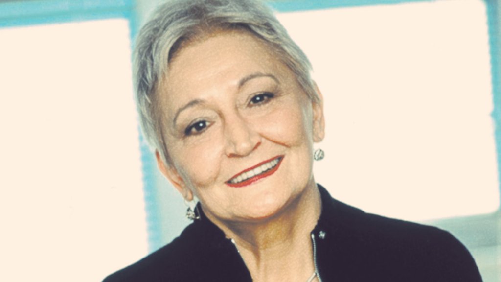 Pınar Kür de aramızdan ayrıldı.  

Üzgünüm.

Ailesinin ve sevenlerinin, edebiyat dünyamızın başı sağolsun.