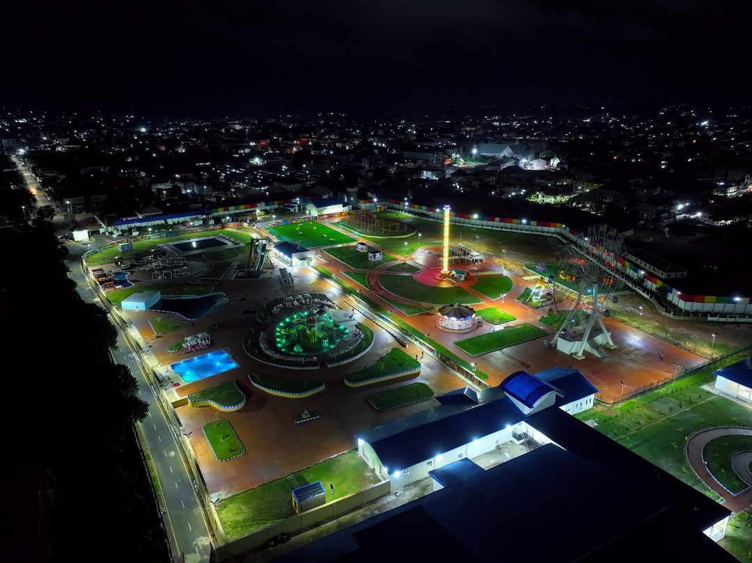 DrLaw_Mefor's tweet image. Solution Fun City at night.

More than aesthetics—it&apos;s urban renewal with purpose.

Soludo’s Anambra is alive.

This is governance with vision.

#SoludoSolution #AnambraOnTheRise #UrbanRenewal #FunctionalLeadership