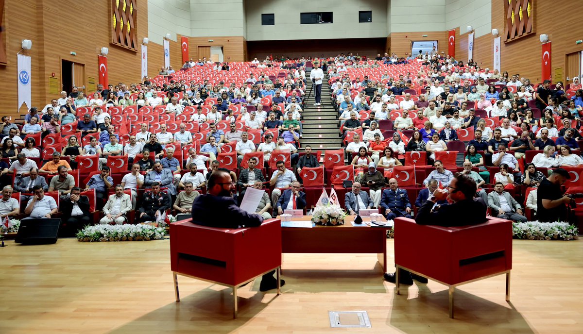 _MehmetOzkan's tweet image. #Kayseri Üniversitesi bünyesinde yapılan #15Temmuz konferansında Küresel Açıdan #15Temmuz'u anlattım.
#Kayseri şehir protokolü ve diğer bütün katılımcılara ilgi ve alakaları için teşekkür ederim. Ev sahibi Rektör @ProfKaramustafa hocam ve ekibi her zamanki gibi mükemmeldi.…