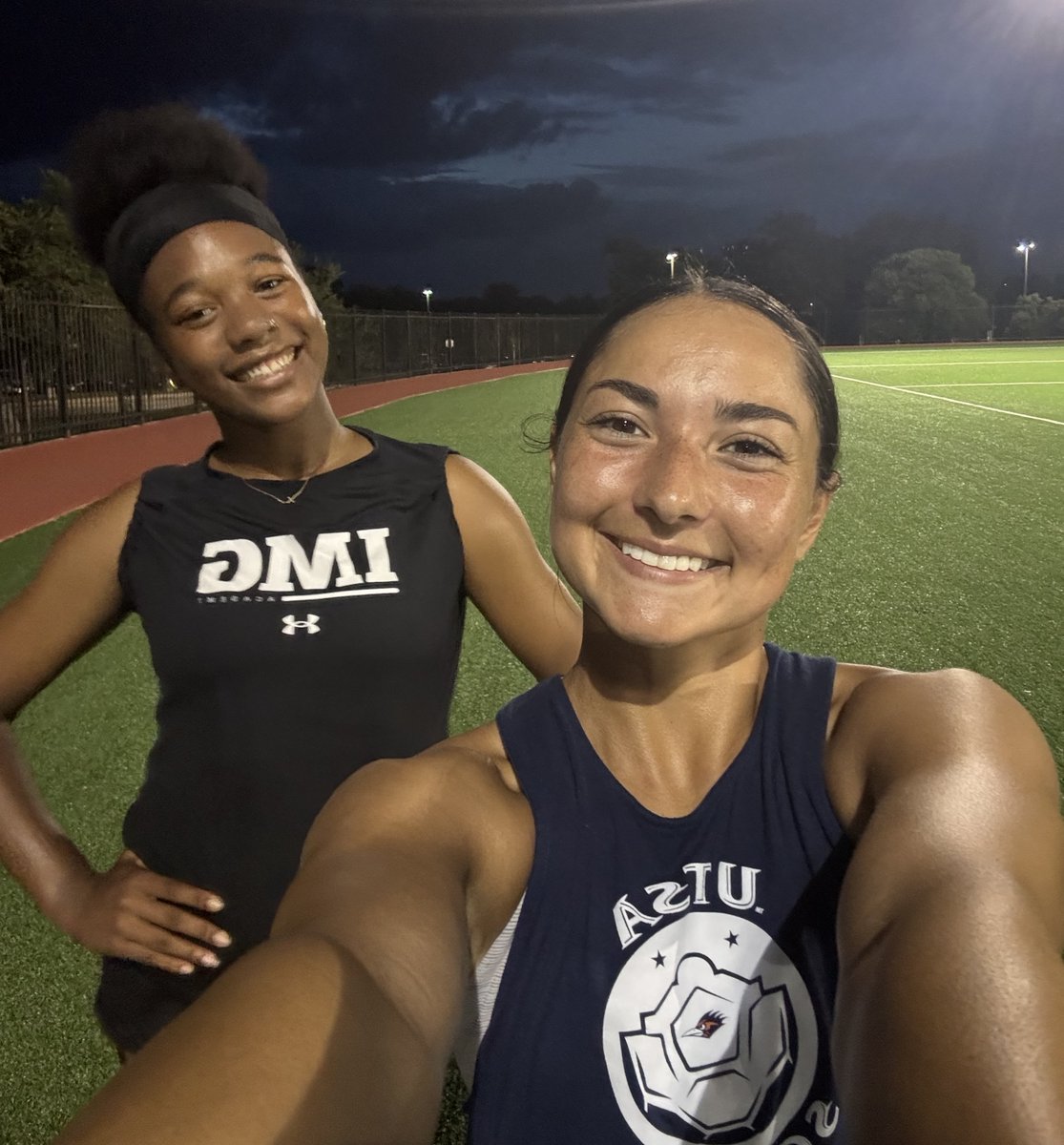 leahvarela_4's tweet photo. Grateful for the chance to train last night with my former IMG Academy teammate and fellow D1 baller, JJ! Iron sharpens iron. Letโs go!โฝ๏ธ๐ฏ๐ค
#D1Grind #IMGAlums #CollegeSoccer #UTSASoccer #GramblingStateSoccer #AlwaysWorking #IDMyAthlete https://t.co/xvl6FhnDiU