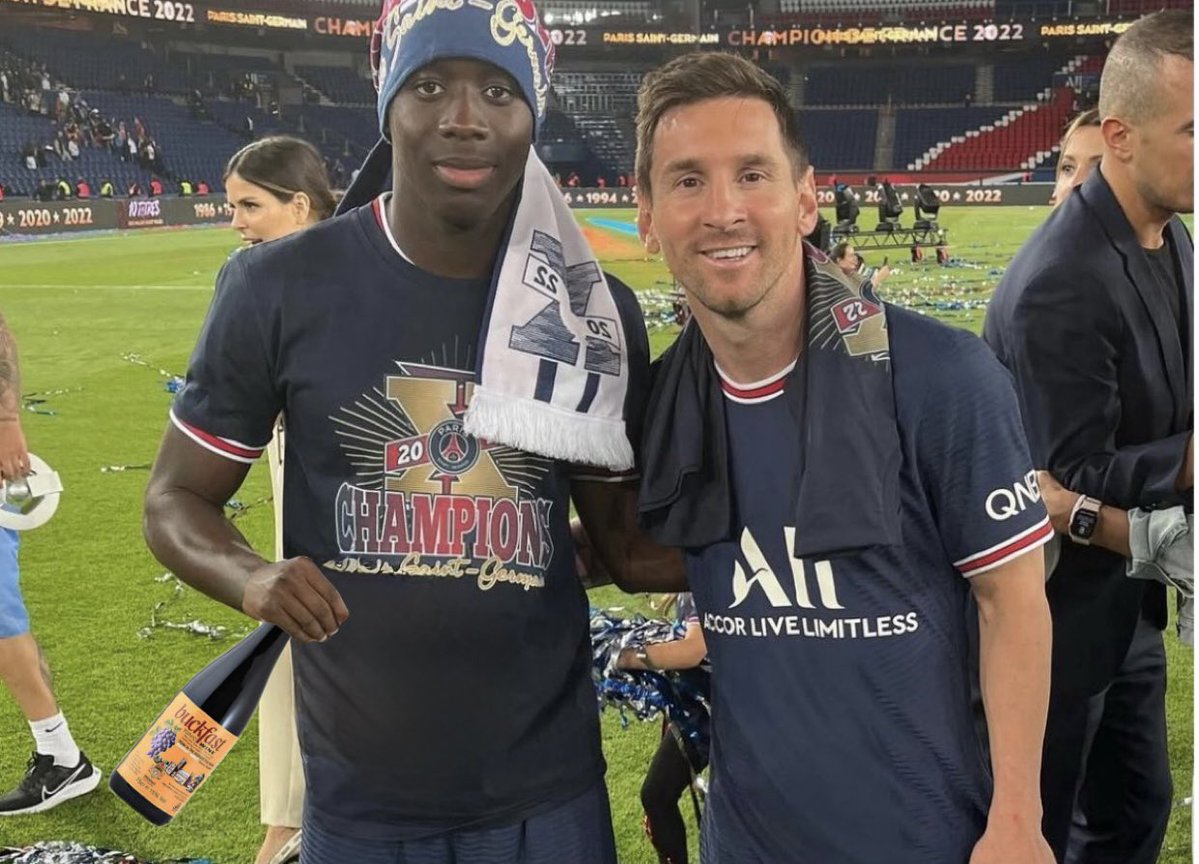 FergoRFC's tweet image. Messi with the best winger in Scotland 😎🇫🇷