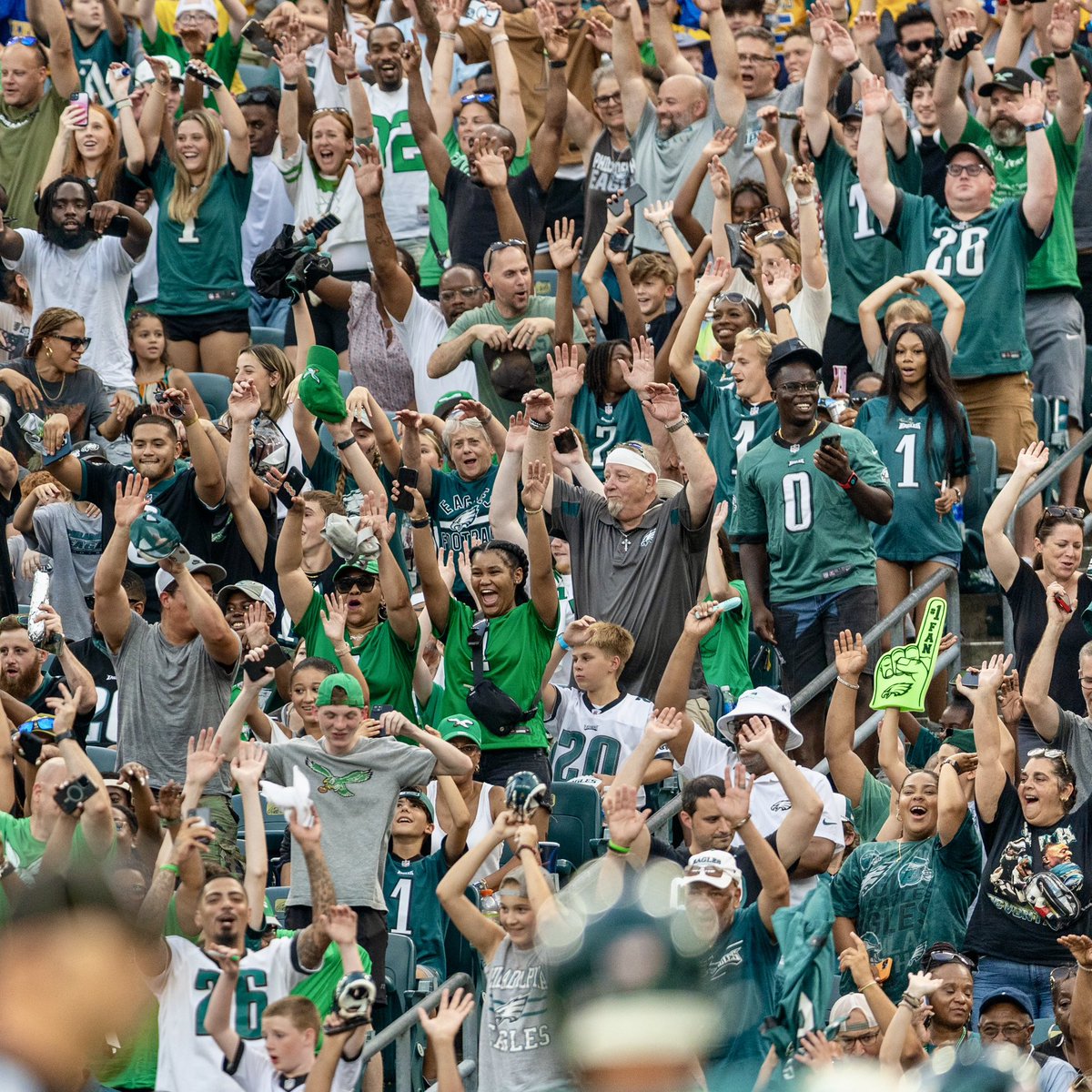 eaglesautism's tweet image. Check out the Super Bowl Champions before the 2025 season at this year’s Public Practice, with all tickets proceeds benefiting our Eagles autism community!🏈
Purchase tickets here: philadelphiaeagles.com/publicpractice