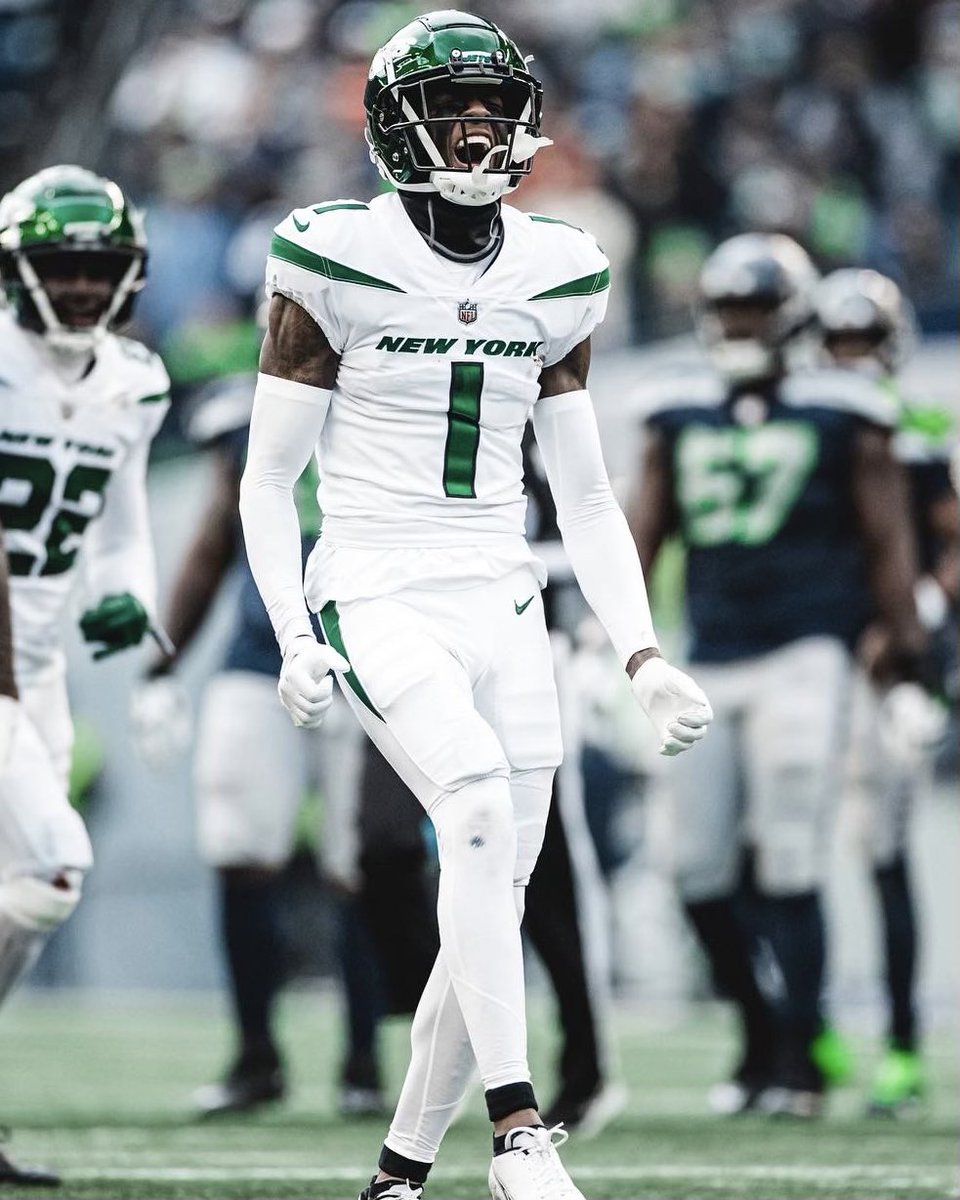 vaynersports's tweet image. Making History 🖊️ @iamSauceGardner
Highest Paid Cornerback in NFL History
Highest Paid Defensive Player in Jets History
