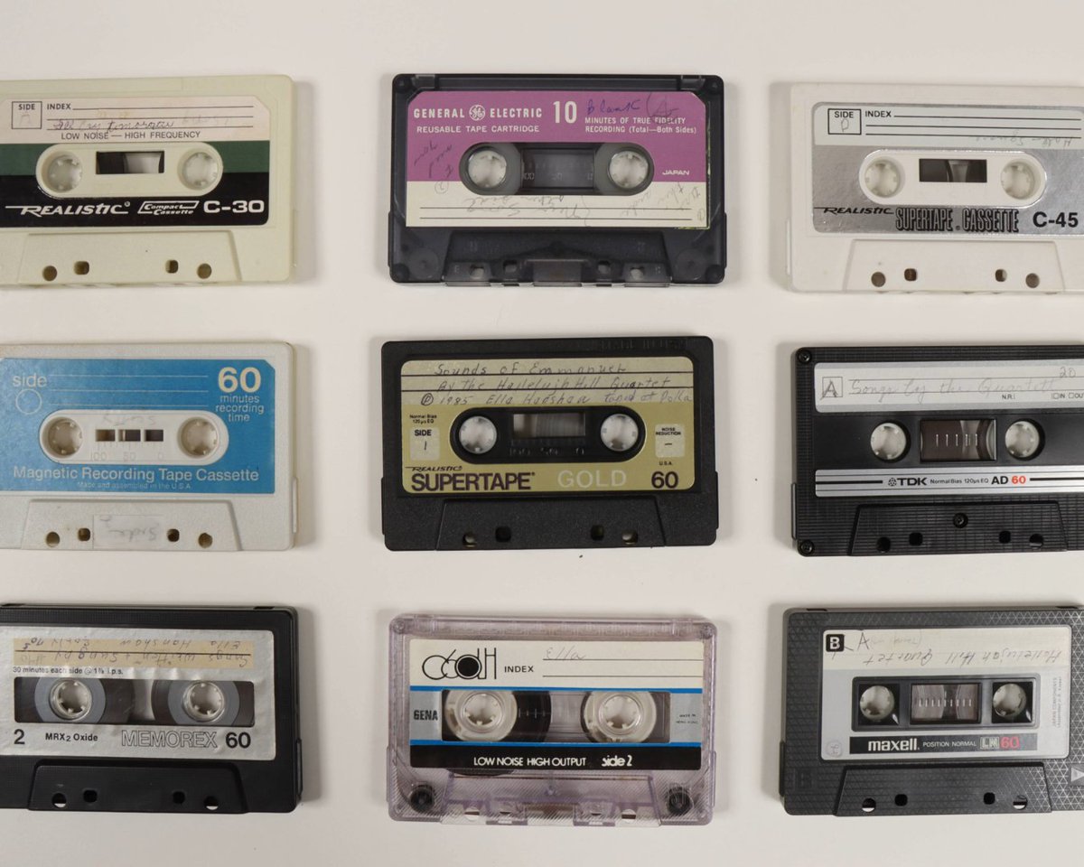 oxfordamerican's tweet image. “Her sweet clear twang, in harmony with the others, hit like sunshine.”
—After discovering recordings made by her little-known gospel-singing grandmother, Ella Hanshaw, Kelly Kerney worked to preserve and share them for the very first time.
🔗: shorturl.at/3HFZv