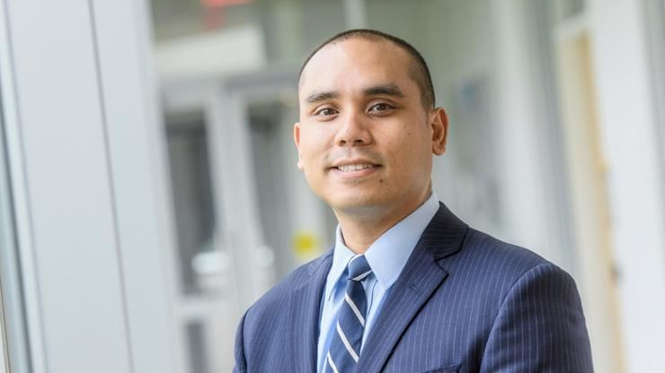 HamiltonCollege's tweet image. Postdoctoral Fellow & Visiting Asst. Prof. of Government Kenneth Leonardo was accepted to Kansai University’s “Scholars from Overseas” program to research Aristotle and Tsunetomo this summer in Japan. buff.ly/CAUzVQG #KnowThyself