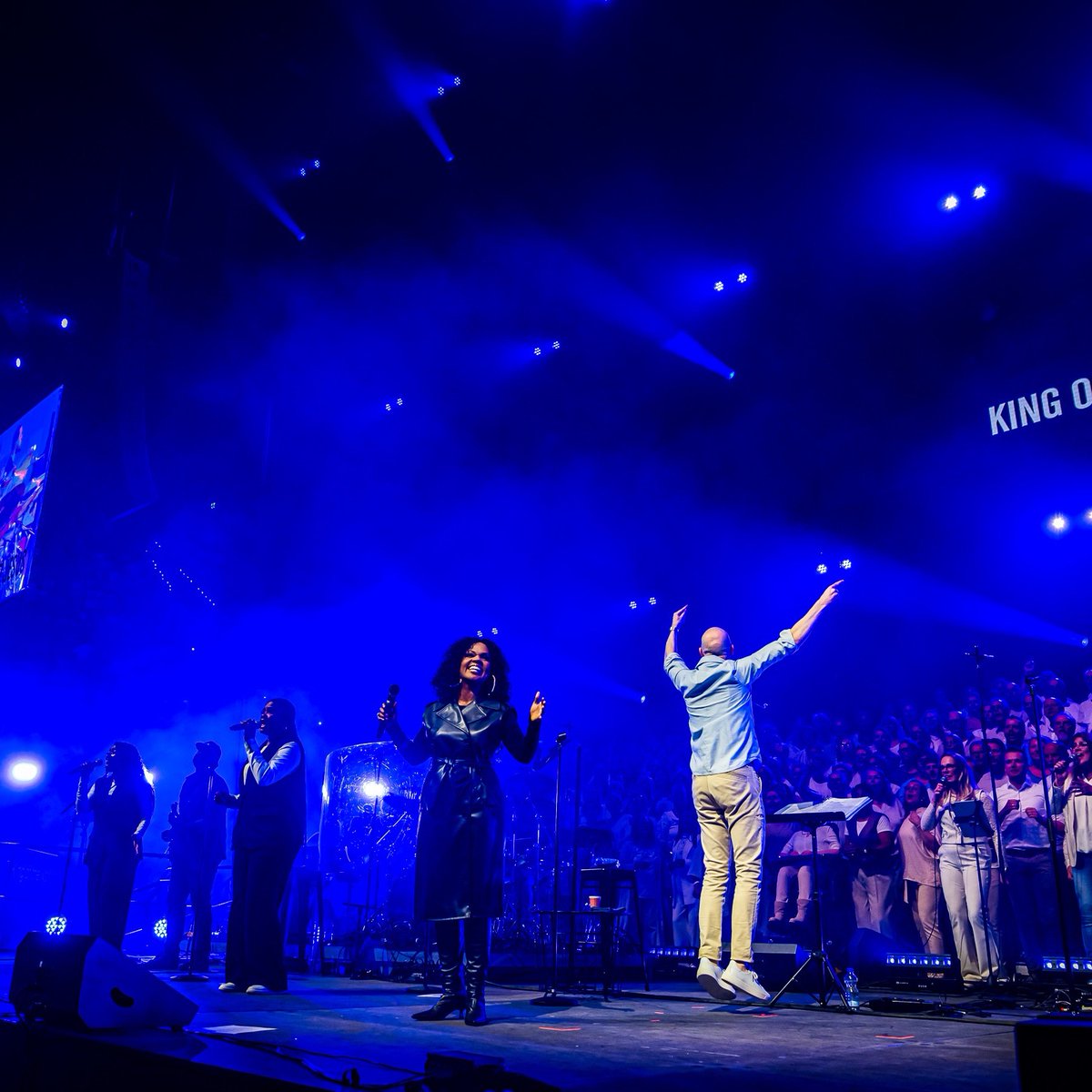 God is moving on this tour!! There’s still time to get your tickets at cecewinans.com 💛