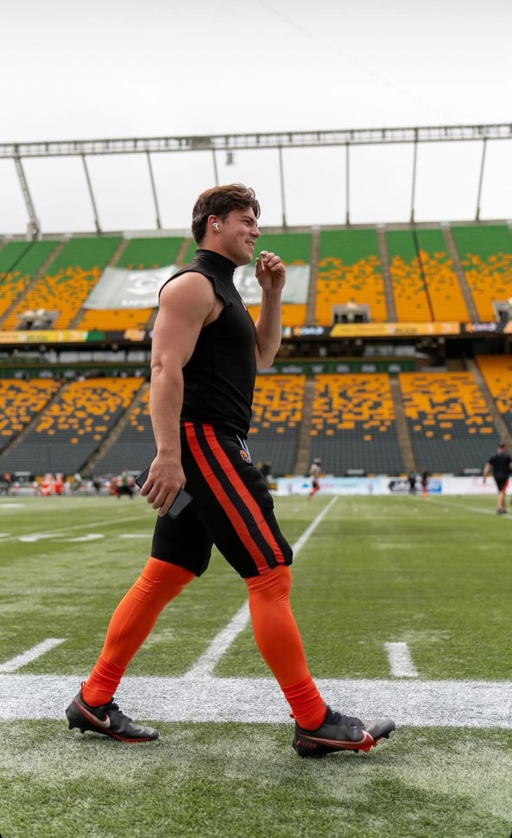 FrankCaputoKTN's tweet image. Congratulations to Kamloops’ own Jacob Bond on making his CFL debut with the @BCLions! A proud moment for our community as a South Kam grad and @okanagan_sun standout takes the field at the pro level. Well done, Jacob!
