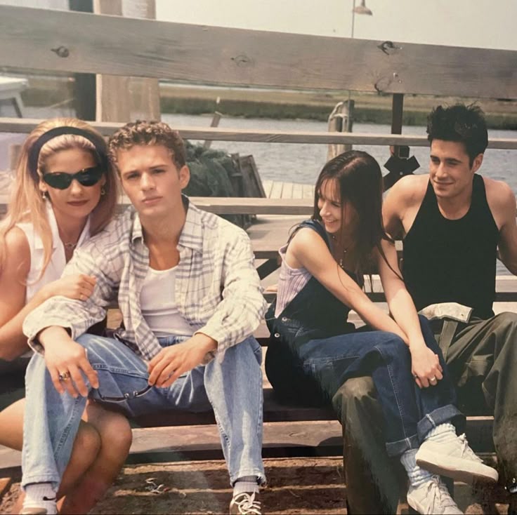 TV_Fanatic_Girl's tweet photo. You can't sit with us! 🖤 https://t.co/8pRZAbDCfz