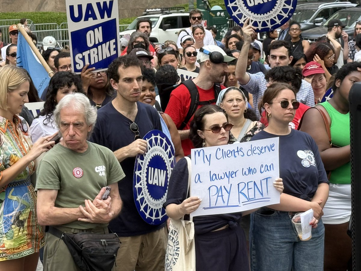 Assemblymember Robert Carroll (@bobby4brooklyn) on Twitter photo Proud to stand with Association of Legal Advocates and Attorneys-UAW Local 2325 to demand a fair contract.
Your immigration, housing, or public interest attorney deserves a salary that can pay their rent.
<a href="/UAWRegion9A/">UAW Region 9A</a> Proud to stand with Association of Legal Advocates and Attorneys-UAW Local 2325 to demand a fair contract.
Your immigration, housing, or public interest attorney deserves a salary that can pay their rent.
<a href="/UAWRegion9A/">UAW Region 9A</a>