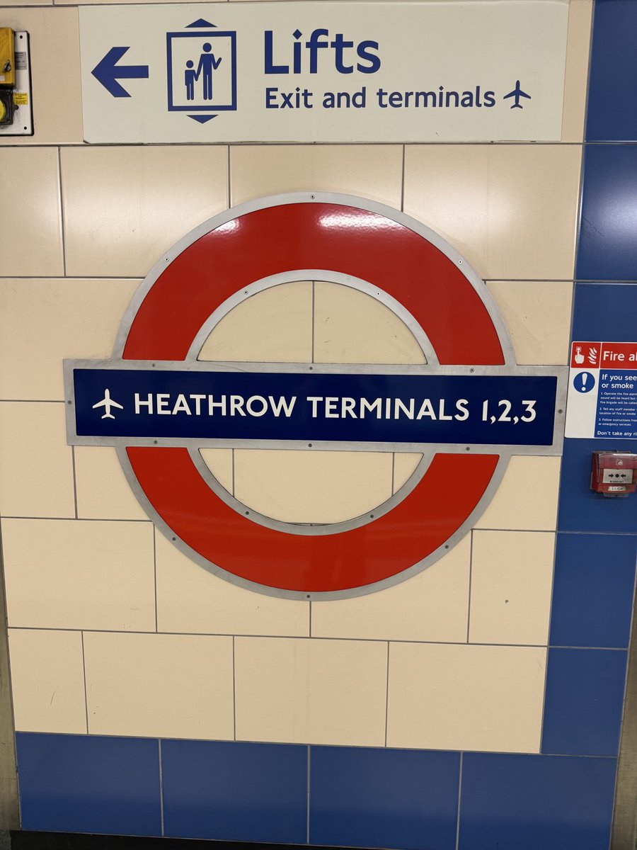 「I’m back!! UK!!🇬🇧 」