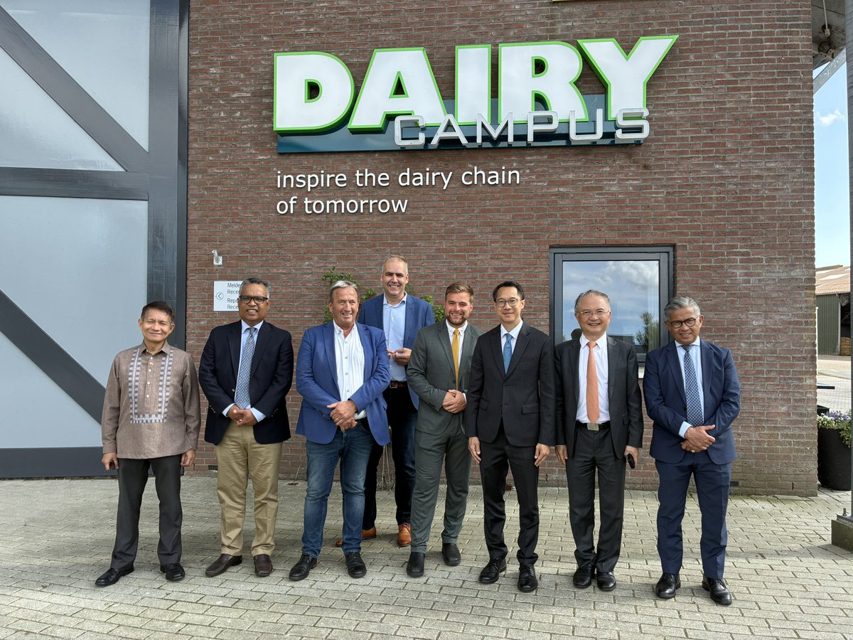 Hjoed de ambassadeurs fan Maleisië, Indonesië, Filipijnen, Vietnam en Thailand op besite yn ús provinsje. Moaie petearen oer de diplomatike biningen en ekonomyske kânsen, en ek noch in besite fan de ambassadeurs oan <a href="/DairyCampus/">Dairy Campus</a> mei deputearre <a href="/Kooistra_Abel/">Abel Kooistra</a>.