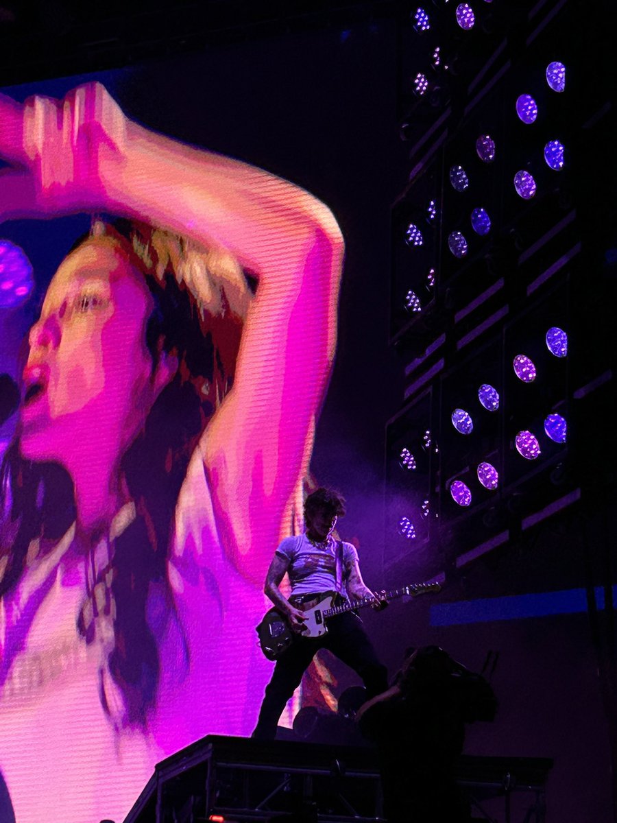 cora 💌 tweet media