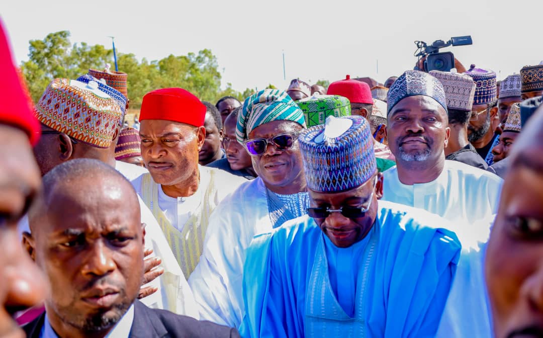 OfficialAPCNg's tweet image. Led by the APC acting National Chairman, Hon. Bukar Dalori, members of the National Working Committee (NWC), joined mourners in Katsina state to pay last respect to the departed former President Muhammadu Buhari, GCFR.