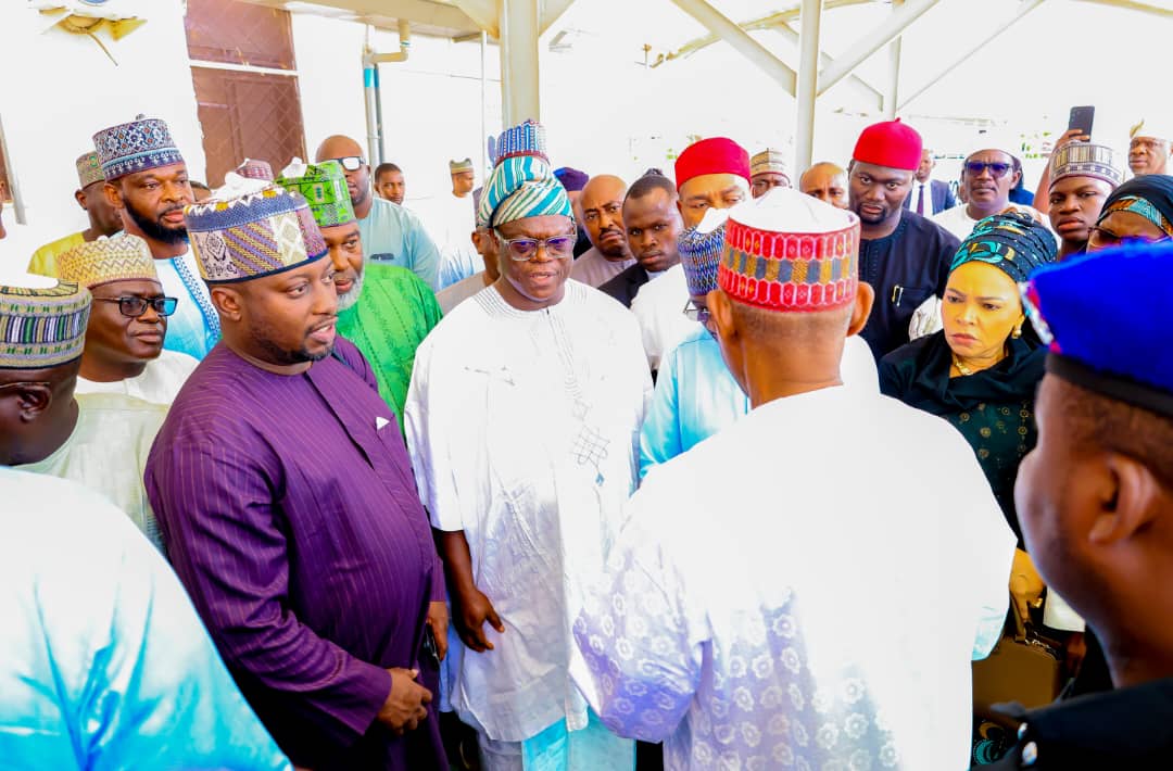 OfficialAPCNg's tweet image. Led by the APC acting National Chairman, Hon. Bukar Dalori, members of the National Working Committee (NWC), joined mourners in Katsina state to pay last respect to the departed former President Muhammadu Buhari, GCFR.
