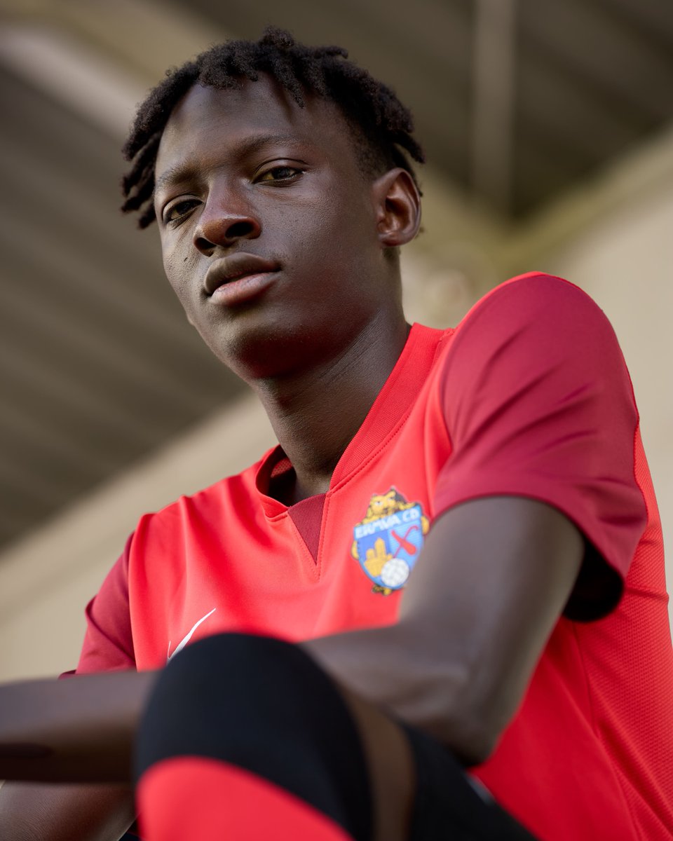 ermua_cd's tweet image. 🔴 Dos refuerzos, una misma ilusión
⚽ Santiago Martínez Gallego – Extremo rápido y vertical, formado en la Cultural de Durango.
⚽ Abdoulaye Niang – Fuerza y trabajo para el medio campo, llega desde el Eibartarrak.
El equipo sigue creciendo. ¡Bienvenidos al Ermua CD!
#ErmuaCD