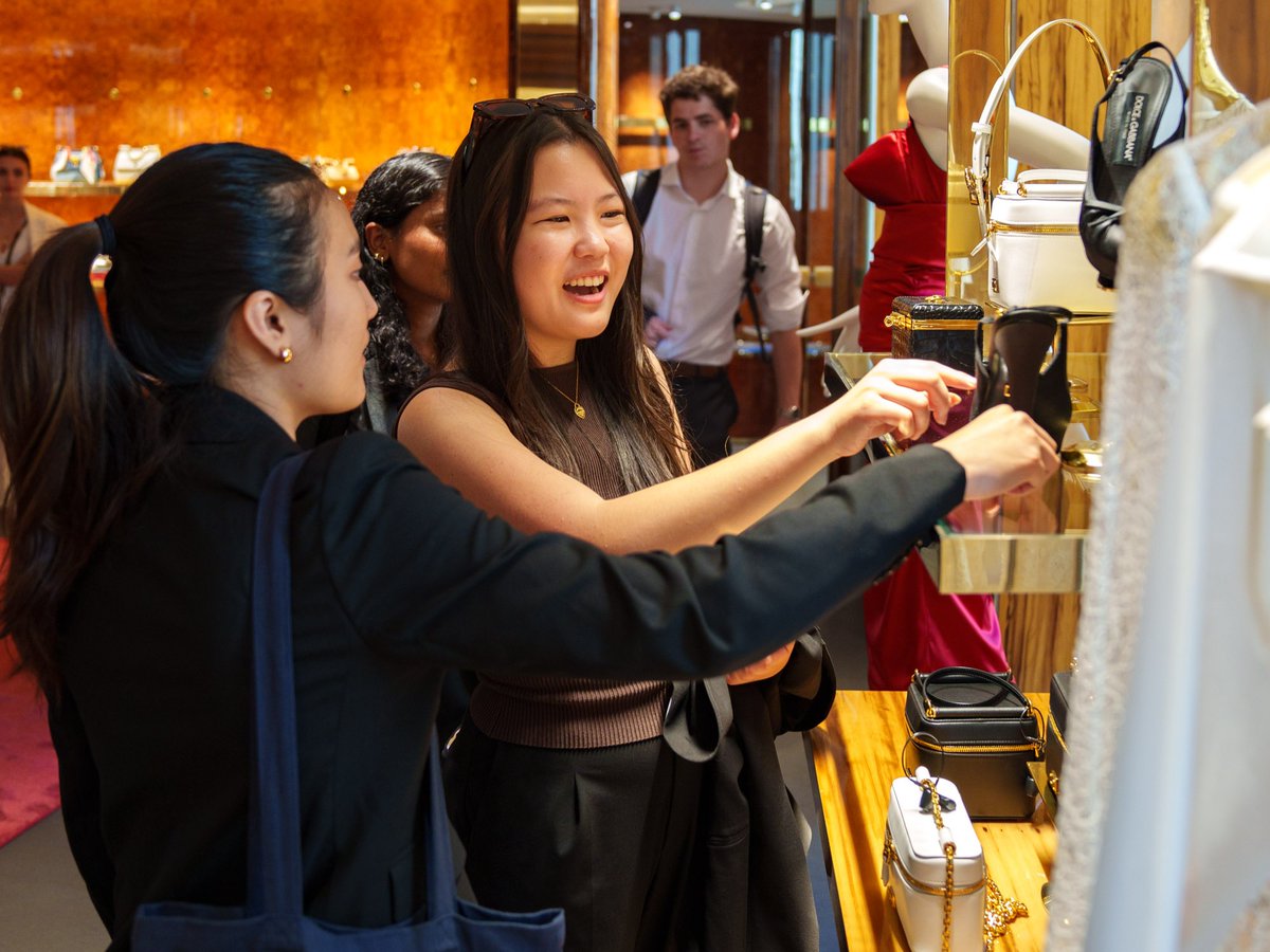 msbgu's tweet image. Our seniors have returned from an incredible journey to Italy, collaborating with DOLCE&GABBANA for their Global Business Experience! 🇮🇹 ✈️
Students presented their research directly to company executives, toured flagship stores, and attended a reception hosted by the CEO.