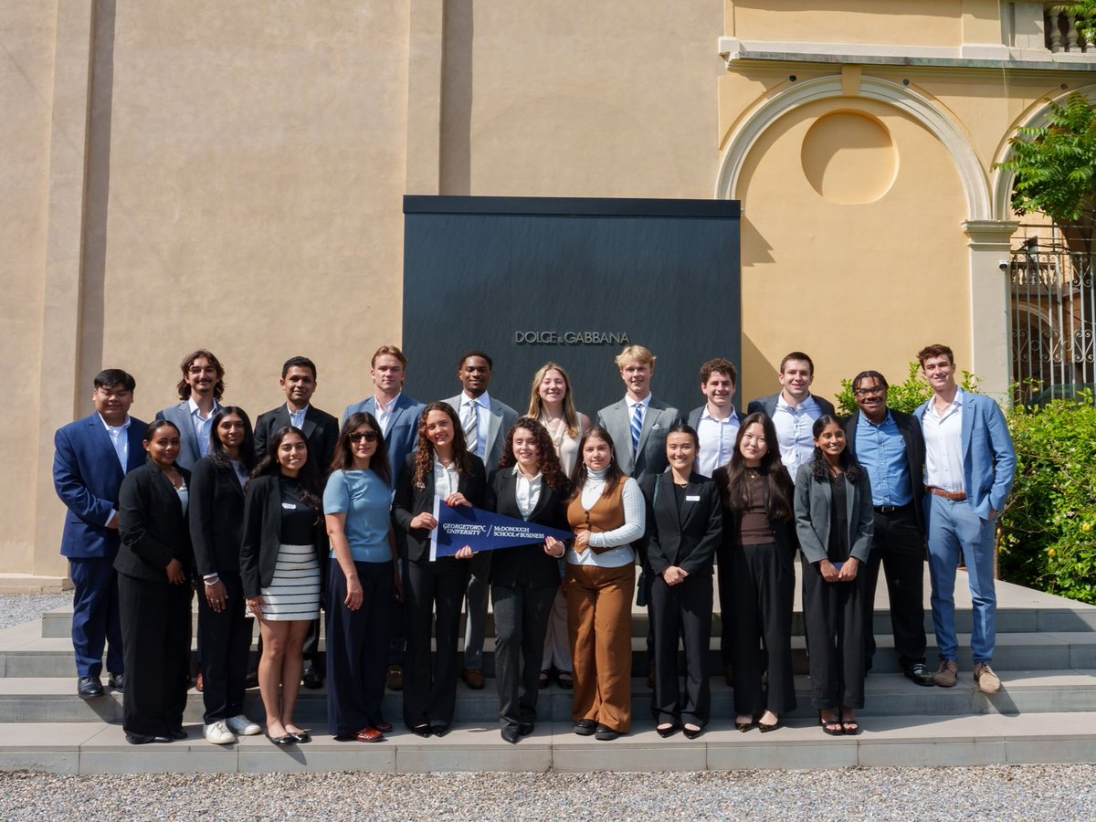 msbgu's tweet image. Our seniors have returned from an incredible journey to Italy, collaborating with DOLCE&GABBANA for their Global Business Experience! 🇮🇹 ✈️
Students presented their research directly to company executives, toured flagship stores, and attended a reception hosted by the CEO.