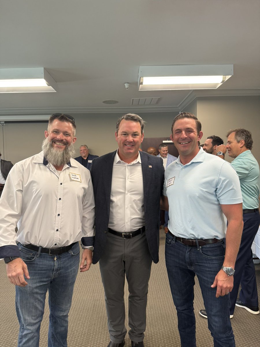 DavidClarkGA's tweet image. Great to join my friend @BurtJonesForGA today for a luncheon in Gainesville! I’m proud to stand with him as he runs to be Georgia’s next governor!