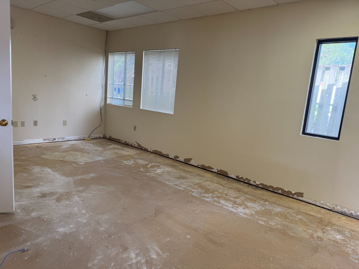 BDJunkremoval's tweet image. Swipe to Clean: Post Renovation Edition
Make Junk and Clutter disappear like magic✨

🐾Black Dog Junk Removal
📍Charleston, SC
☎️843-920-JUNK

#JunkRemoval #CleanOutCrew #DeclutterYourLife #SwipeToClean #BeforeAndAfter #JunkBeGone #TidyTransformation #ClutterFree #TrashToClean