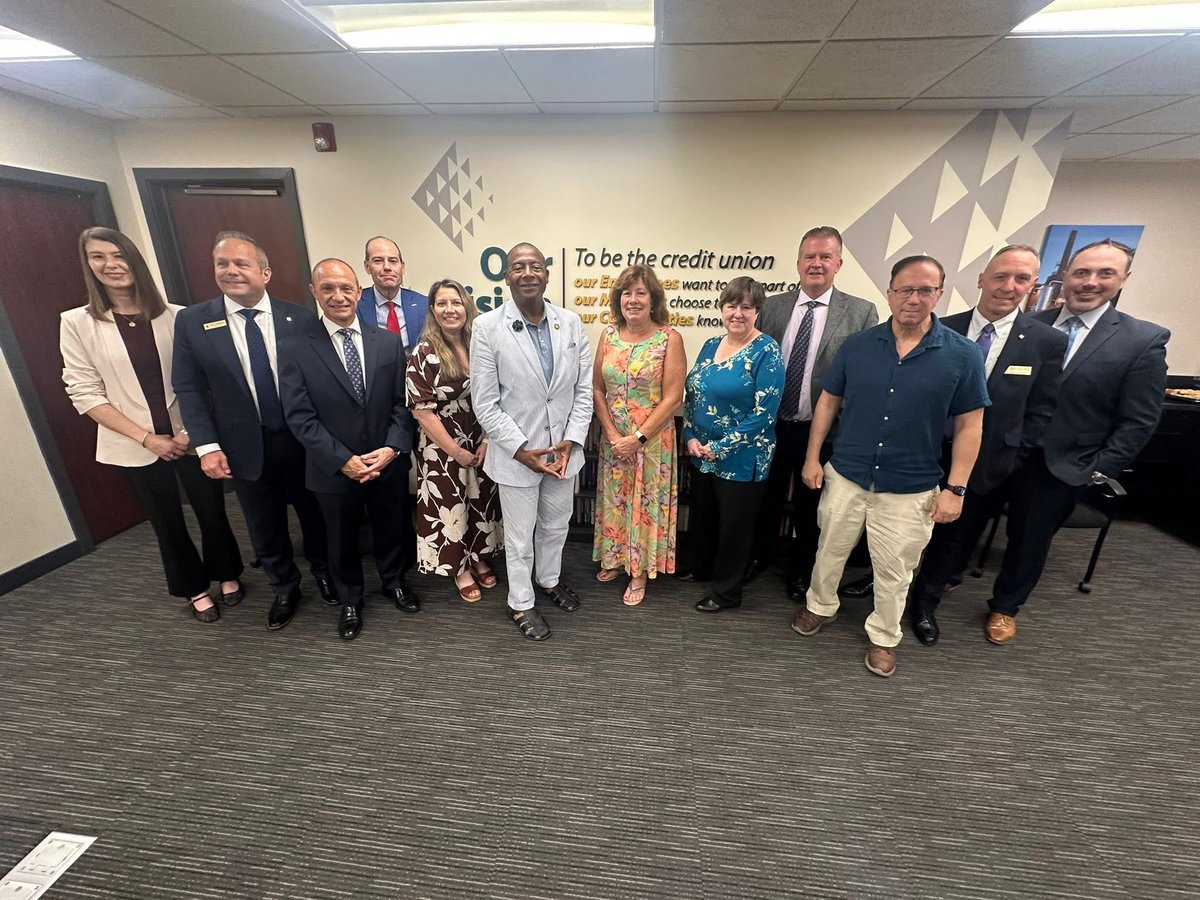This morning, I joined Senator James Sanders’ Financial Institutions meeting at First Source FCU. Grateful for the meaningful discussion on strengthening financial resources &amp; expanding economic opportunities in our community.