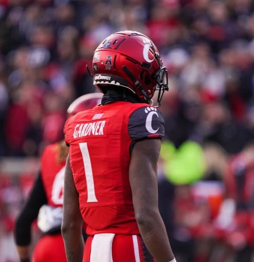 The News Record (@newsrecord_uc) on Twitter photo Former #Bearcats defensive back Sauce Gardner agreed to a record-breaking contract extension with the #Jets today, a 4-year deal worth $120.4M.
He is now the highest paid cornerback in NFL history.
(via <a href="/AdamSchefter/">Adam Schefter</a>) Former #Bearcats defensive back Sauce Gardner agreed to a record-breaking contract extension with the #Jets today, a 4-year deal worth $120.4M.
He is now the highest paid cornerback in NFL history.
(via <a href="/AdamSchefter/">Adam Schefter</a>)
