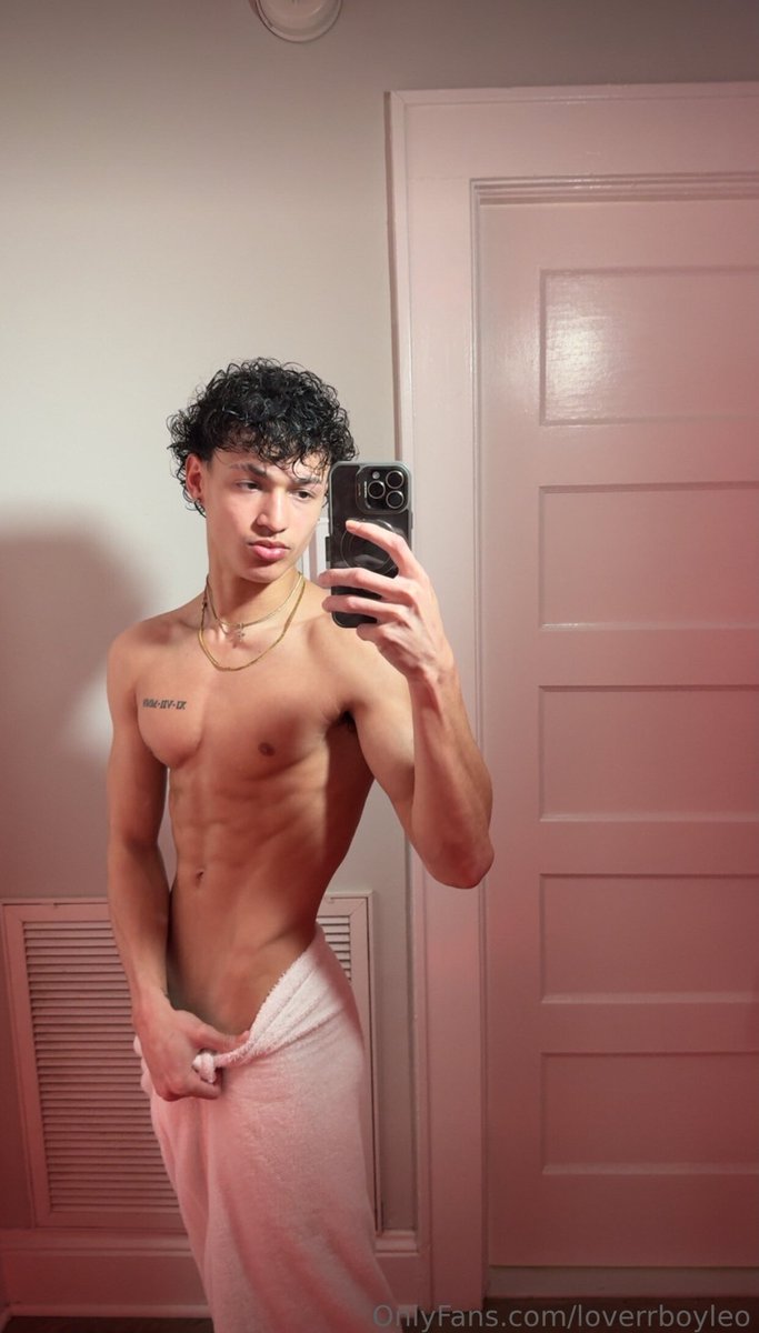 Post shower vibes 💦