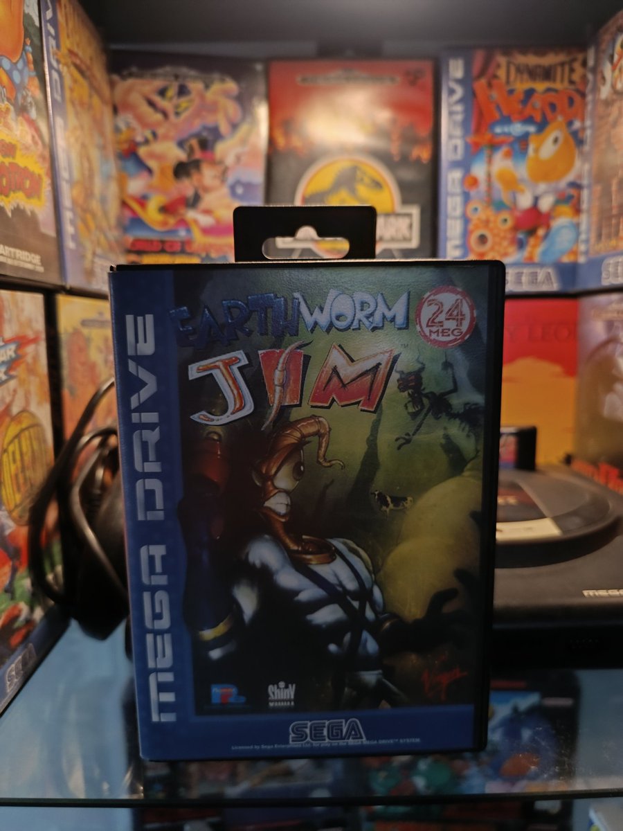 recechator's tweet image. #EarthWormJim juegazo que me ha regalado un colega hace días para mí amada Megadrive, en un estado impoluto. Para mí uno de mis favoritos en la época por todo, un plataformas a otro nivel.
