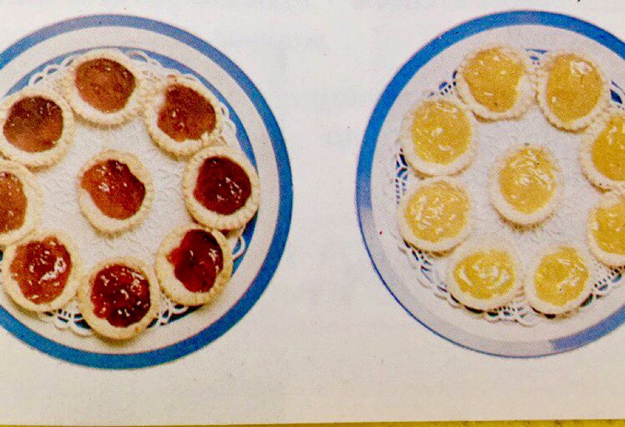 LBFlyawayhome's tweet image. Back when the teatime choice was red or yellow
(1977)
