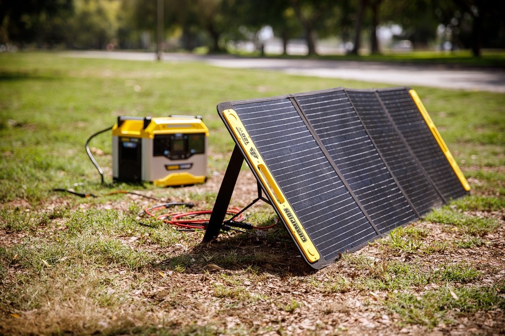 Looking to stay powered while off the grid? Our power stations work with solar panels, so you can recharge them using the sun. ☀️🔋
⁠
View the panels: bit.ly/4llN19p
⁠
#PoweringYourLife⁠
#TipTuesday