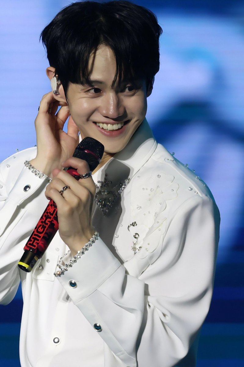 talia_shine's tweet image. This is why I wake up every day, in countless realities. Just to see this smile 💛

#양요섭