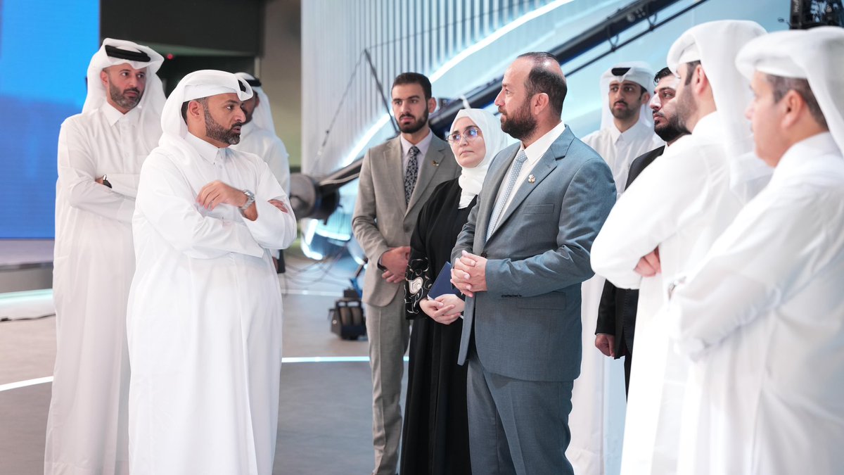 qmc_qa's tweet image. أجرى سعادة الدكتور حمزة المصطفى، وزير الإعلام في الجمهورية العربية السورية والوفد المرافق له، جولة ميدانية في المؤسسة القطرية للإعلام شملت تلفزيون قطر وتلفزيون 37، حيث اطّلع على سير العمل والبنية التقنية الحديثة، مشيدًا بما لمسه من تطور إعلامي ومؤكدًا أهمية تعزيز التعاون الإعلامي