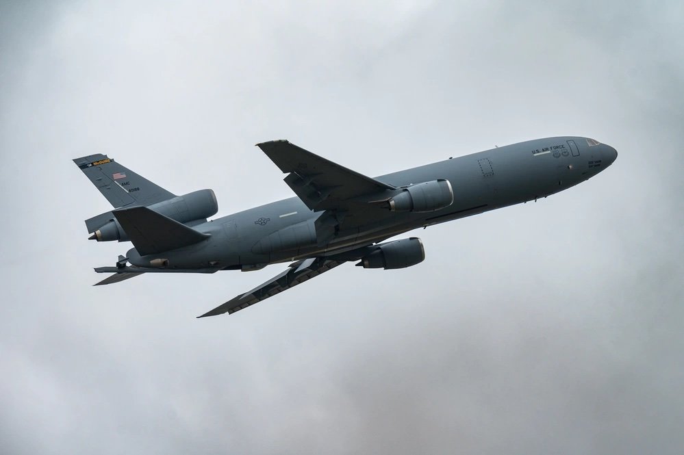 beverstine's tweet image. The House Armed Services Committee markup being considered now would raise the minimum number of USAF tankers to 504. Somehow.
Bring Big Sexy back