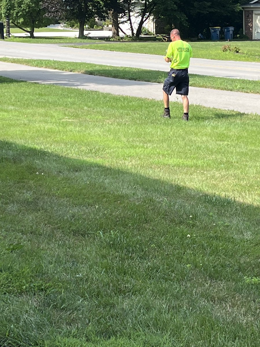 atfrick's tweet photo. Saw this random guy going house to house, and until he turned around, I had no idea what this man was doing. Mystery solved: “the title is the description of what you do” -@natebargatze https://t.co/M774BP0IfT
