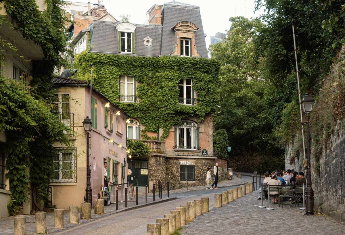 vivrelamer's tweet image. a soft summertime in paris