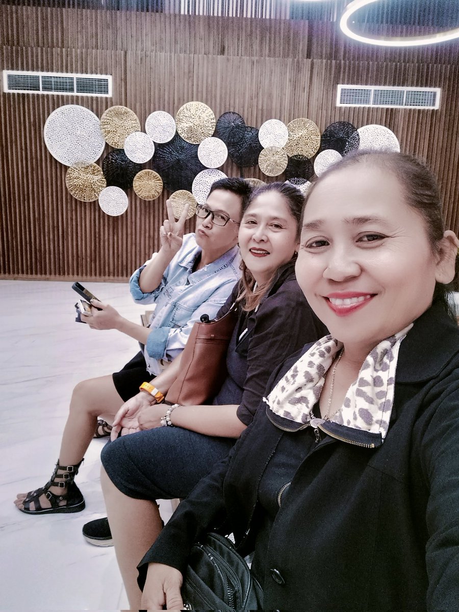 Mlm ini kita happy bareng bestie ❤️🥰😘
<a href="/Amy_Anwar/">Amy Anwar</a> 
<a href="/yascasubekti/">yasca a.k.a. yasminka</a> 
  
Trimaksh kebersamaan kita buat mlm ini ♥️♥️😍😍