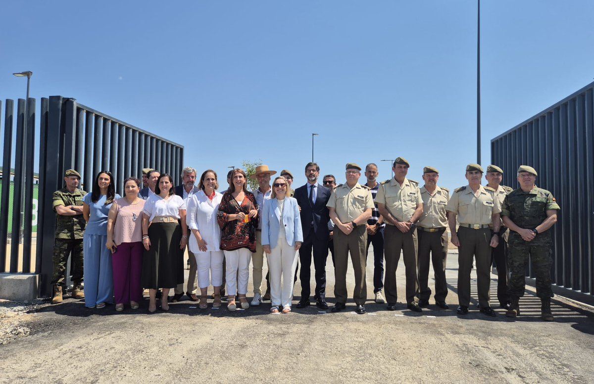 Ministerio Defensa (@defensagob) on Twitter photo 🎙 “No es solo una infraestructura. Es talento, innovación, empleo y cohesión territorial”.
La #SEDEF <a href="/AmparoValcarce1/">Amparo Valcarce 🇪🇸</a> pone en valor la futura Base Logística del Ejército de Tierra, en #Córdoba, en el acto de recepción de las obras. 🎙 “No es solo una infraestructura. Es talento, innovación, empleo y cohesión territorial”.
La #SEDEF <a href="/AmparoValcarce1/">Amparo Valcarce 🇪🇸</a> pone en valor la futura Base Logística del Ejército de Tierra, en #Córdoba, en el acto de recepción de las obras.