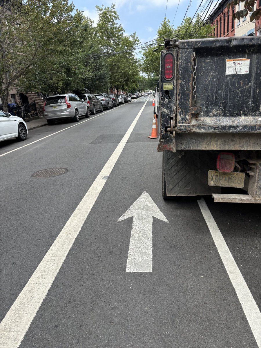 sdl300's tweet image. In Hoboken it’s ok for contractors to use the bike lanes. @CityofHoboken